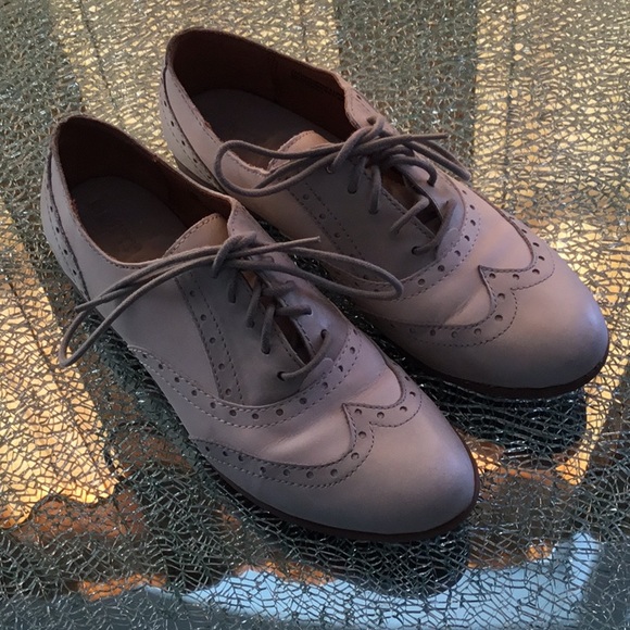 born womens oxfords